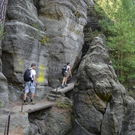 Brana Do Ceskeho Svycarska - Raj Cyklostezek Stare Krecany Екстер'єр фото